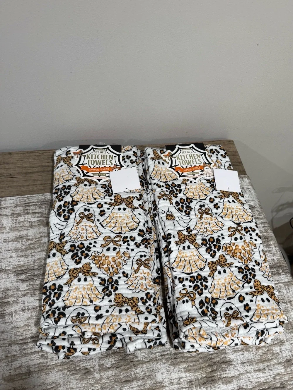 EnVogue 1 pack Set of 2 Viral Leopard/Cheetah Ghost Kitchen Towels